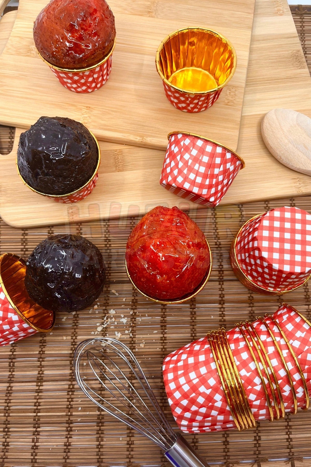 Muffin Cupcake Kalıbı İçi Gold Kırmızıekosel Renk 25 Adet