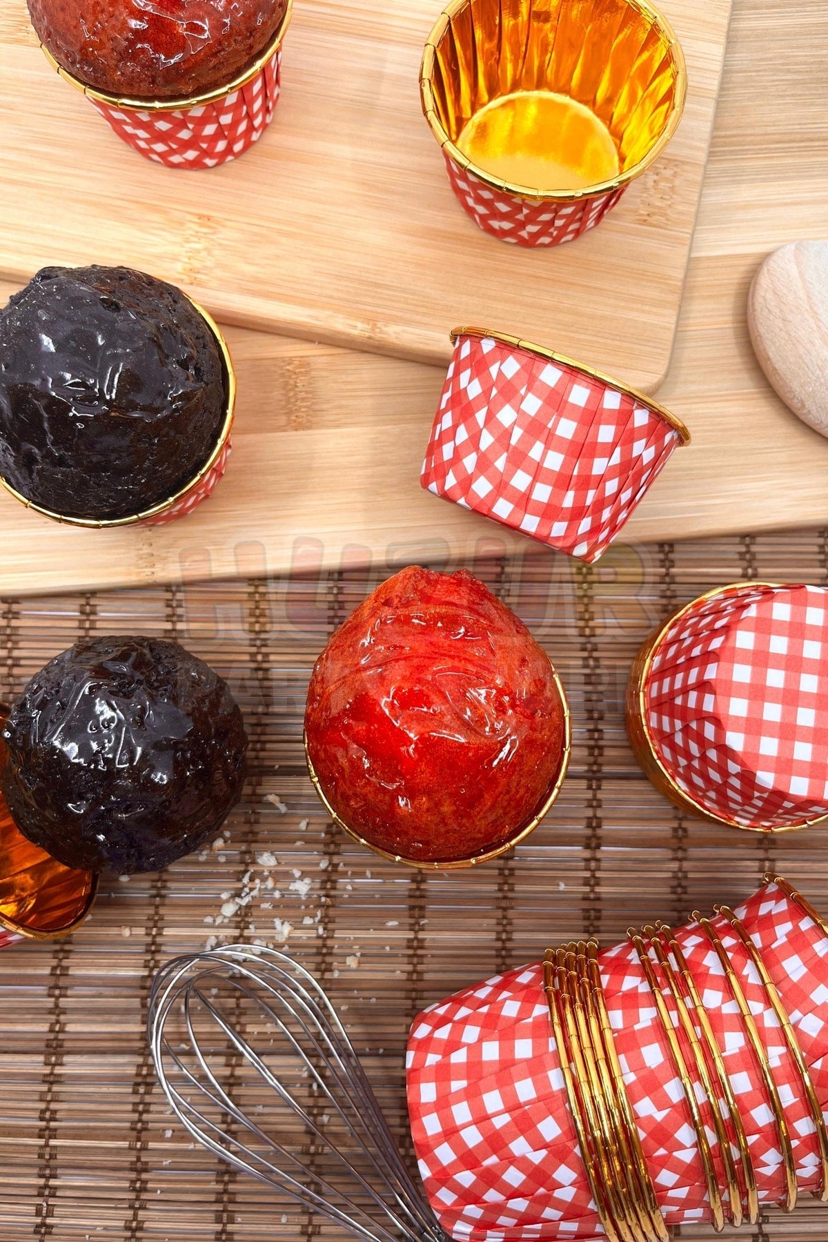 Muffin Cupcake Kalıbı İçi Gold Kırmızıekosel Renk 25 Adet