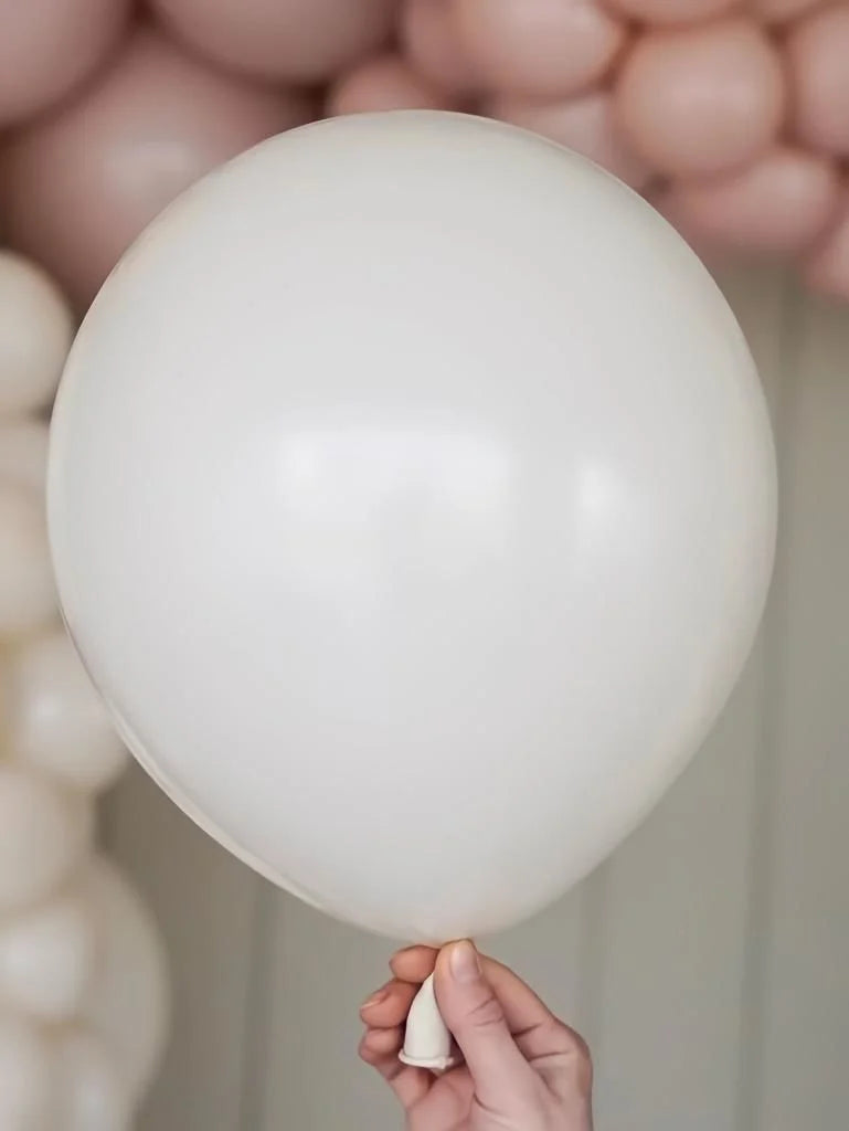 Beyaz Retro Balon 12 Adet