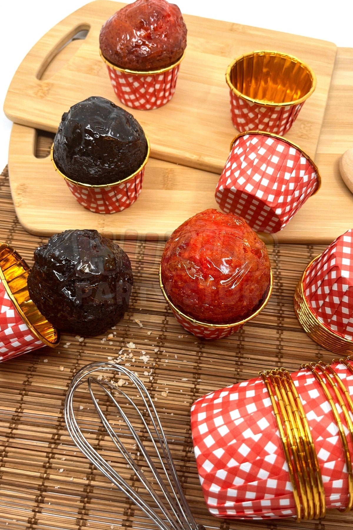 Muffin Cupcake Kalıbı İçi Gold Kırmızıekosel Renk 25 Adet