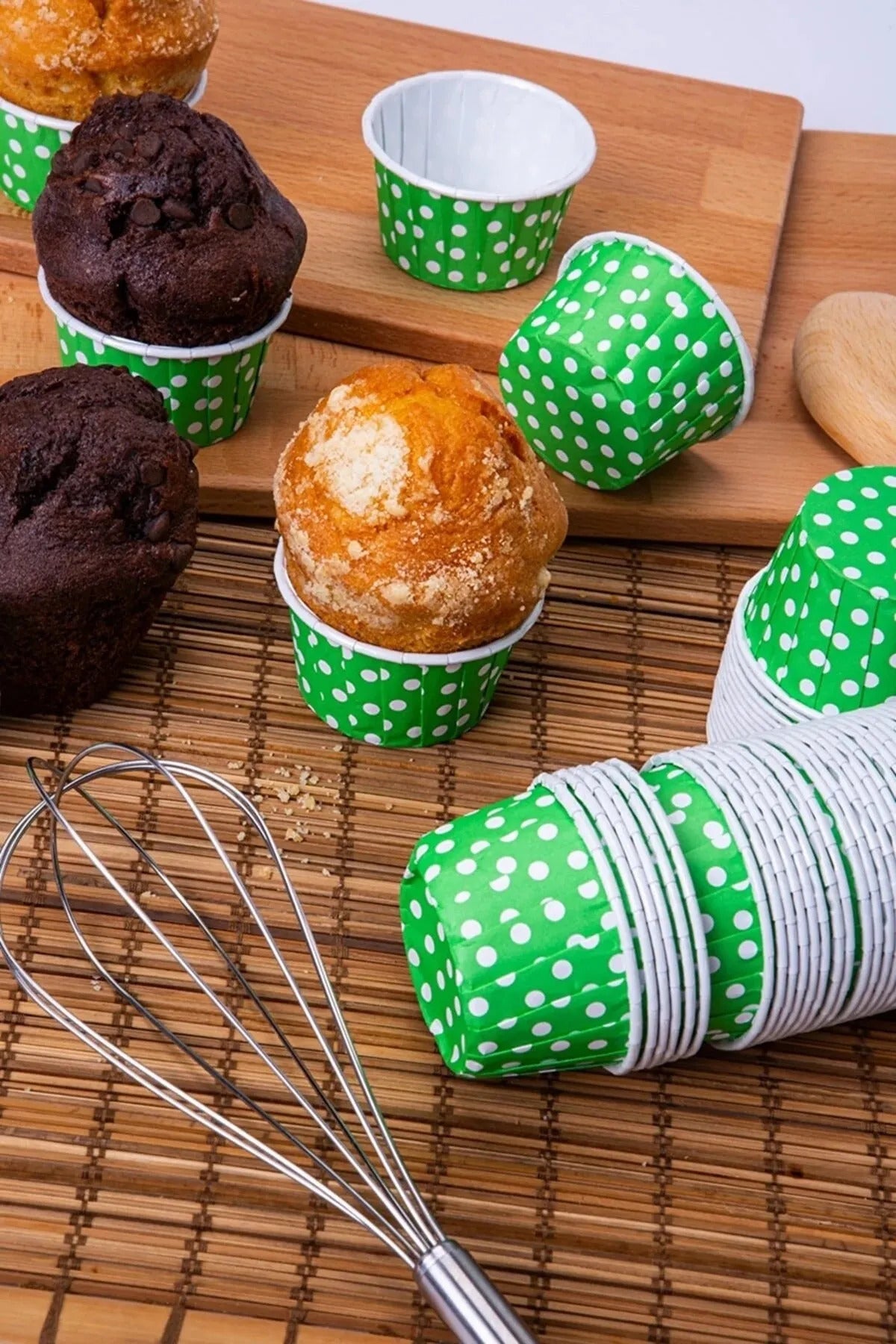 Muffin Cupcake Kek Kalıbı Kapsülü Yeşil Renk Beyaz Puantiyeli Özel Pet Kapsül 20'li